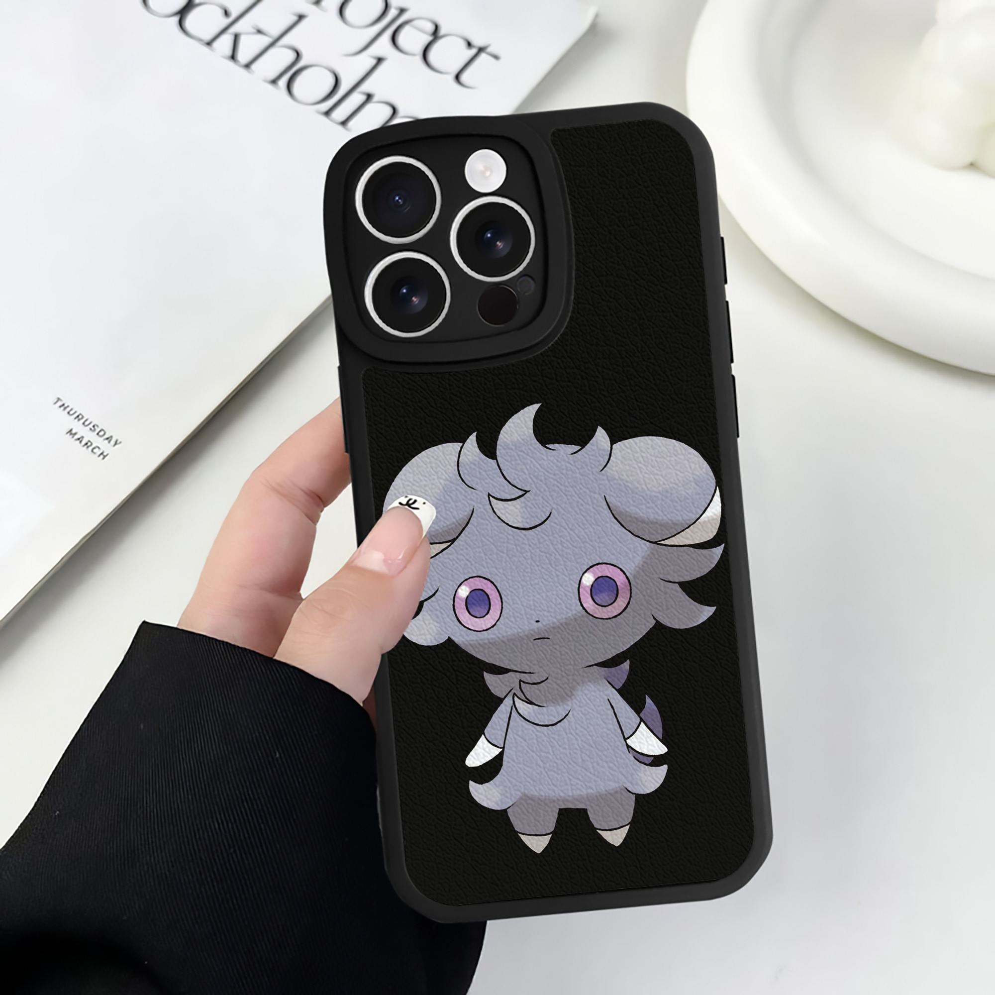 （画像用） ポケットモンスター Pokémon 【iPhone 16シリーズ対応】シリコンスマホケース（レザー調） 材質：シリコン